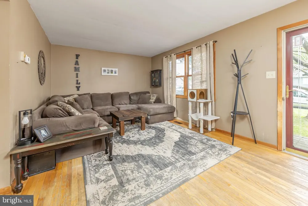 328 GARDEN AVENUE Clayton, NJ 08312