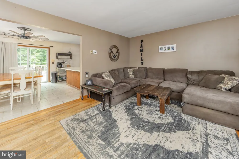 328 GARDEN AVENUE Clayton, NJ 08312