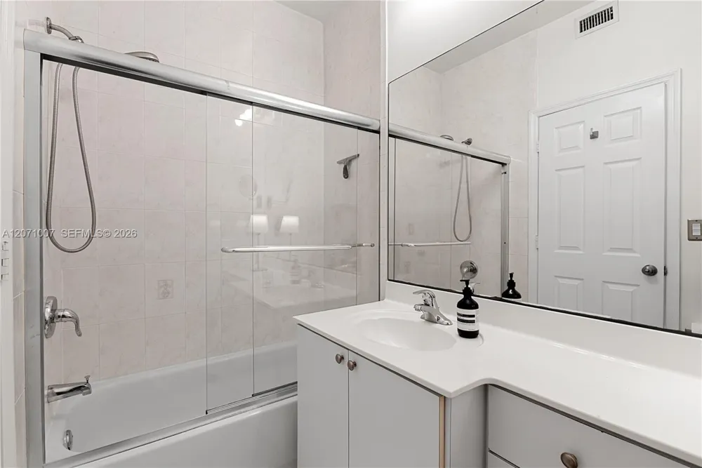 6142 NW 115th Pl #324 Doral, FL 33178
