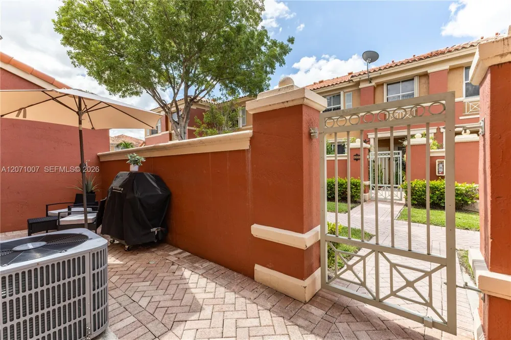 6142 NW 115th Pl #324 Doral, FL 33178