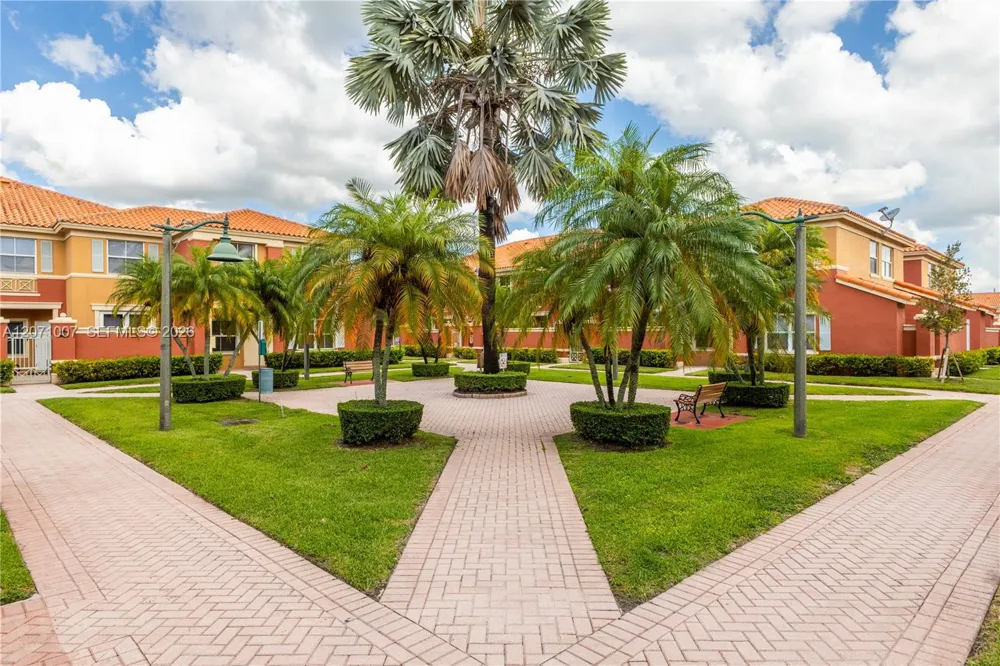 6142 NW 115th Pl #324 Doral, FL 33178