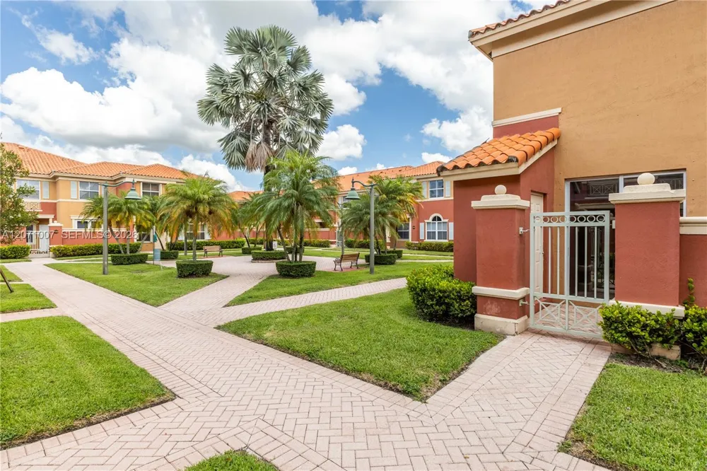 6142 NW 115th Pl #324 Doral, FL 33178