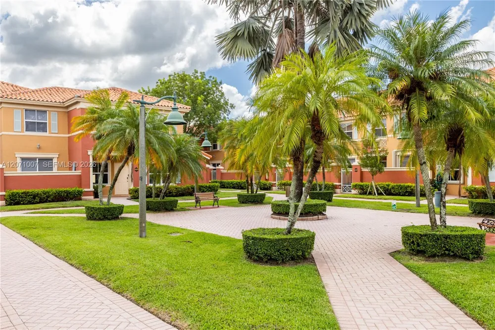 6142 NW 115th Pl #324 Doral, FL 33178