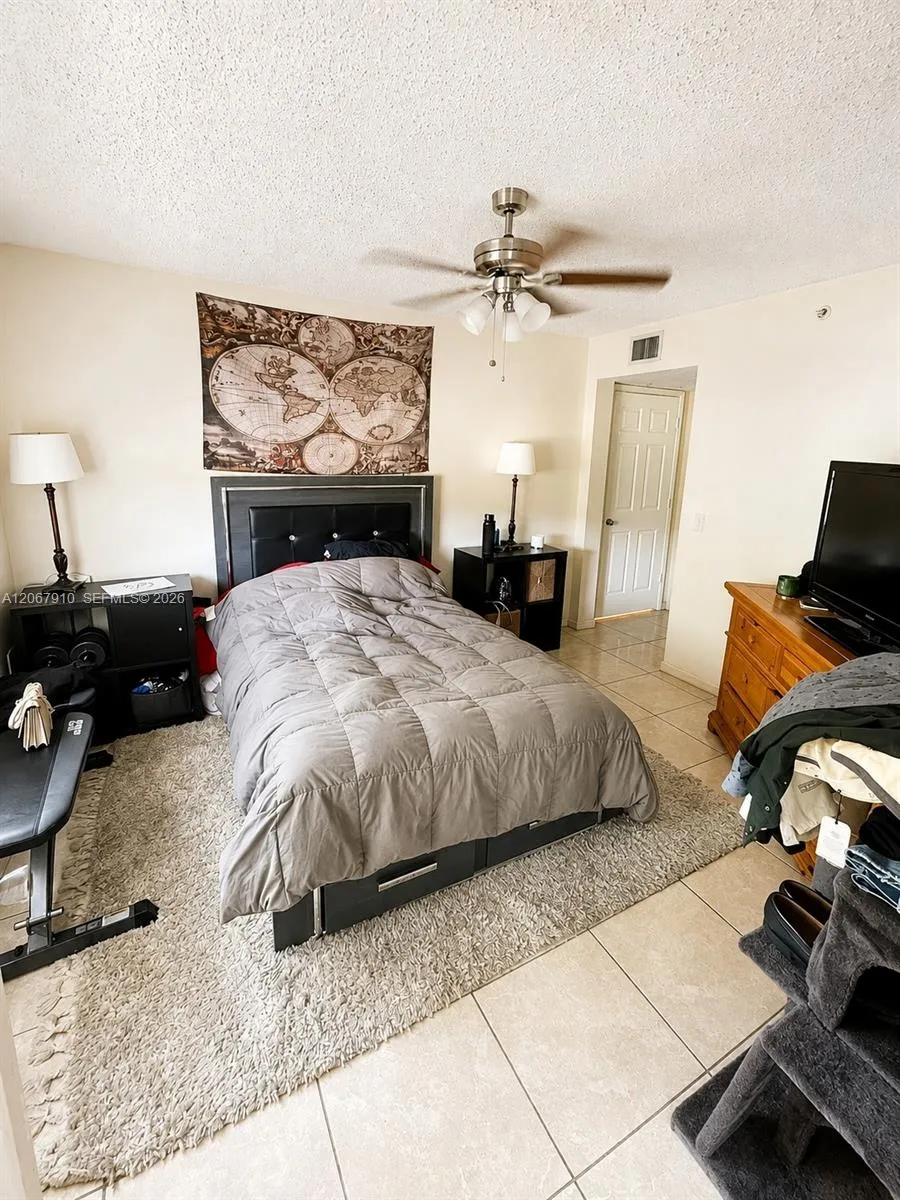2457 Centergate Dr #203 Miramar, FL 33025