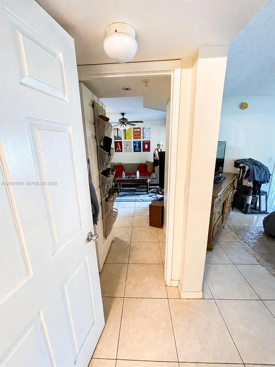 2457 Centergate Dr #203 Miramar, FL 33025