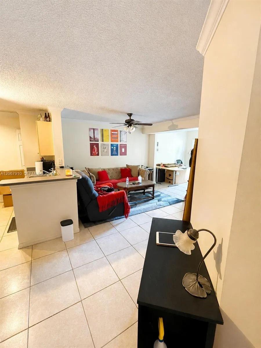 2457 Centergate Dr #203 Miramar, FL 33025