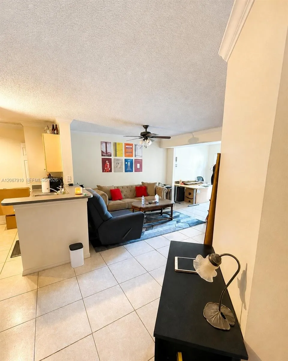 2457 Centergate Dr #203 Miramar, FL 33025