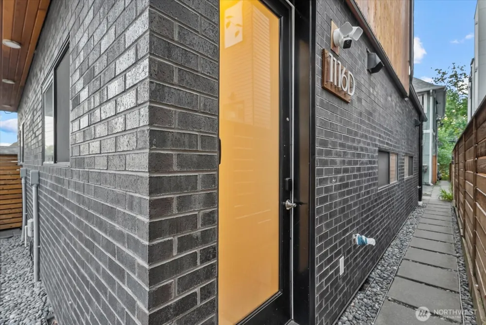 1116 13th Avenue #D Seattle, WA 98122