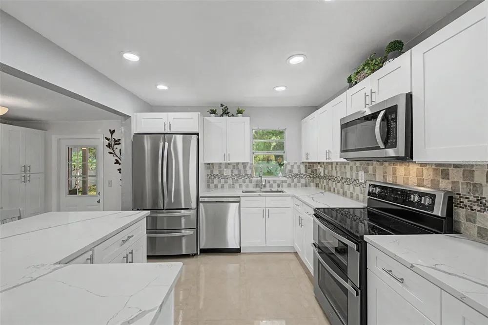 6704 S GABRIELLE STREET Tampa, FL 33611