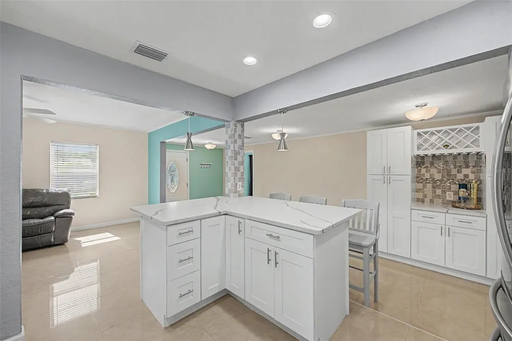 6704 S GABRIELLE STREET Tampa, FL 33611