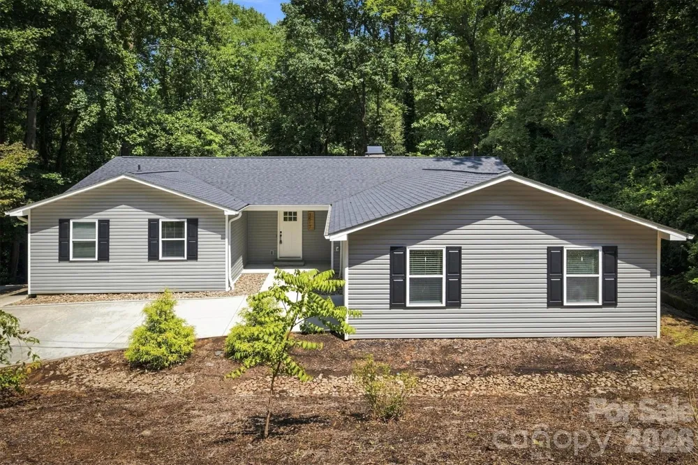 3517 Crestwood Drive Morganton, NC 28655