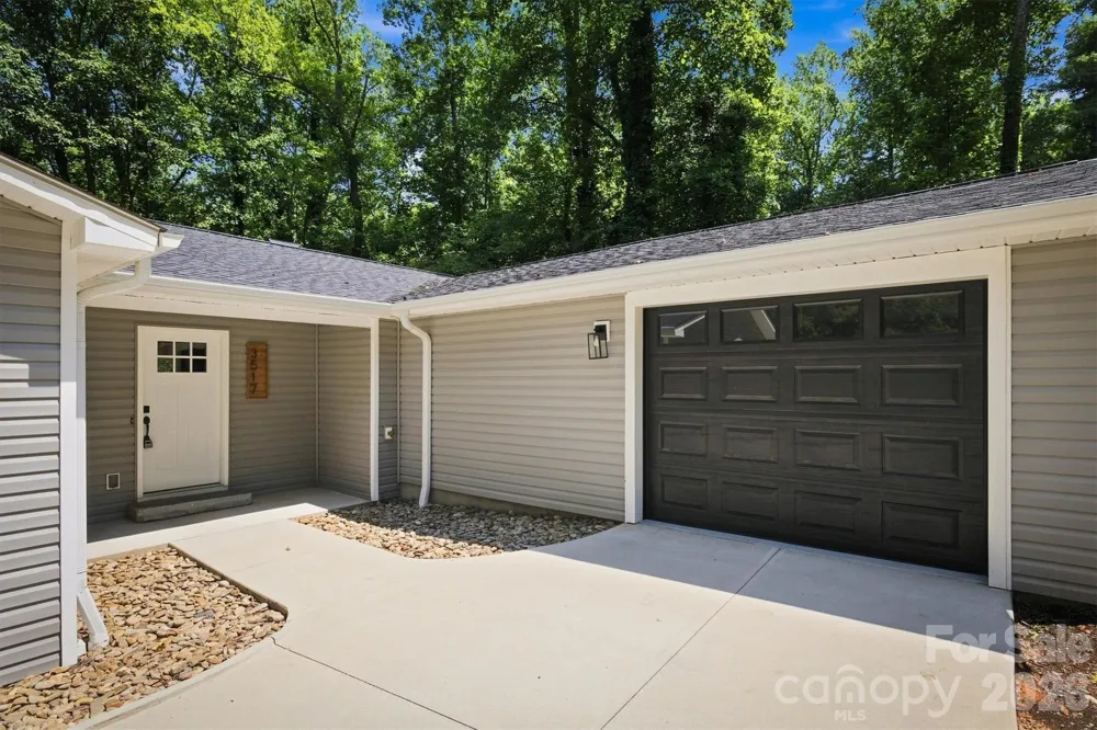 3517 Crestwood Drive Morganton, NC 28655