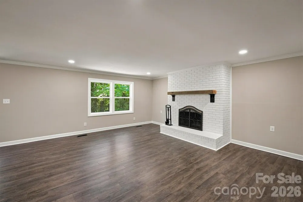 3517 Crestwood Drive Morganton, NC 28655
