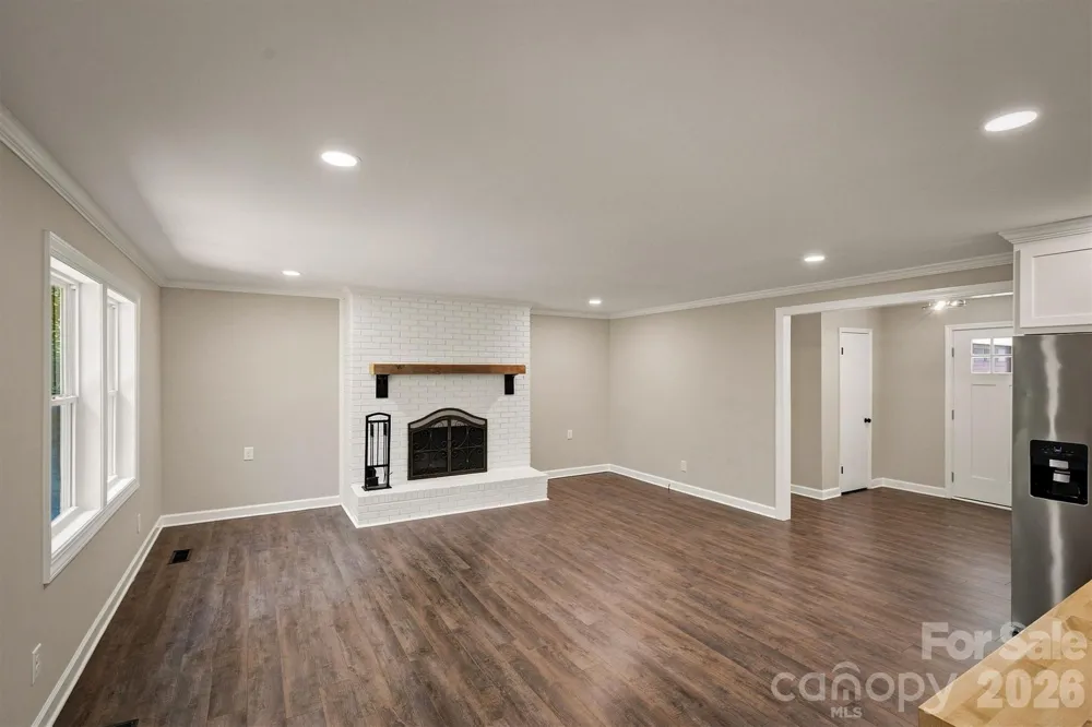 3517 Crestwood Drive Morganton, NC 28655
