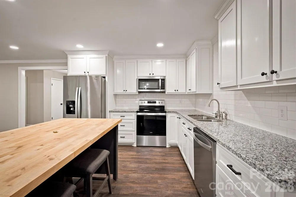 3517 Crestwood Drive Morganton, NC 28655