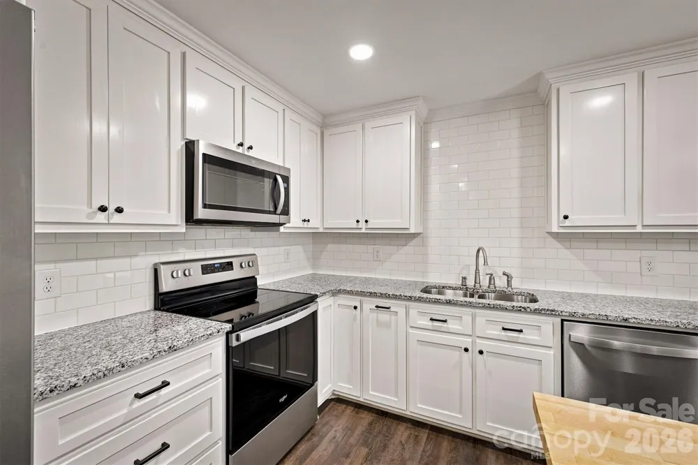 3517 Crestwood Drive Morganton, NC 28655