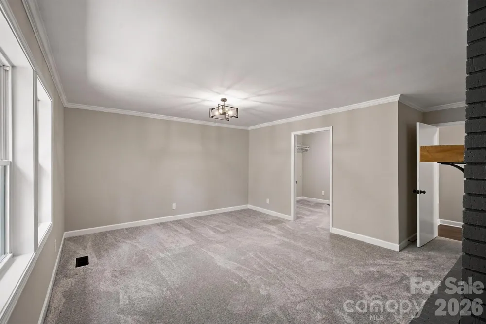 3517 Crestwood Drive Morganton, NC 28655