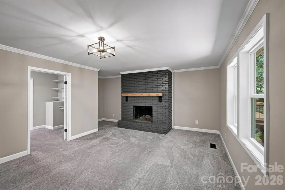 3517 Crestwood Drive Morganton, NC 28655