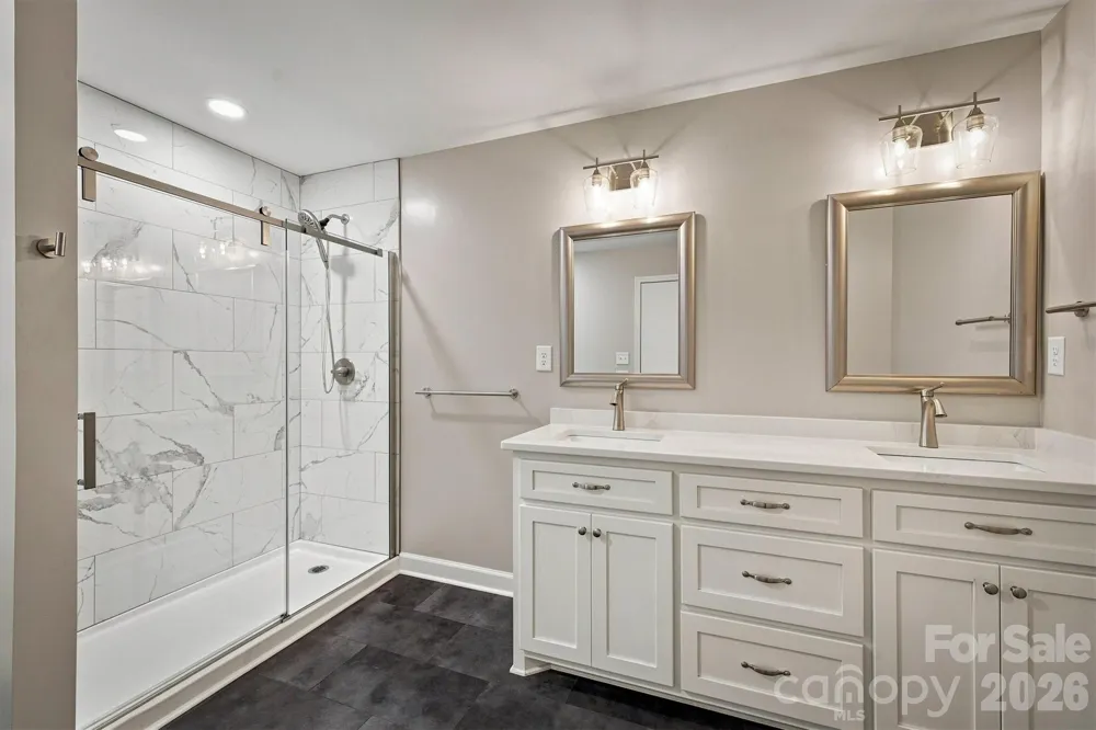 3517 Crestwood Drive Morganton, NC 28655