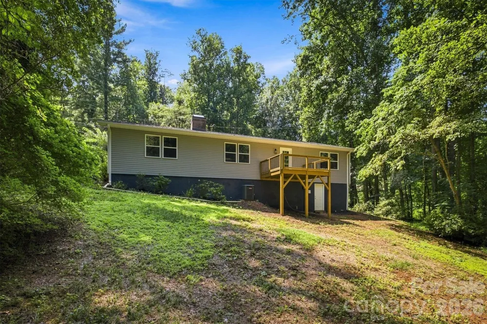 3517 Crestwood Drive Morganton, NC 28655