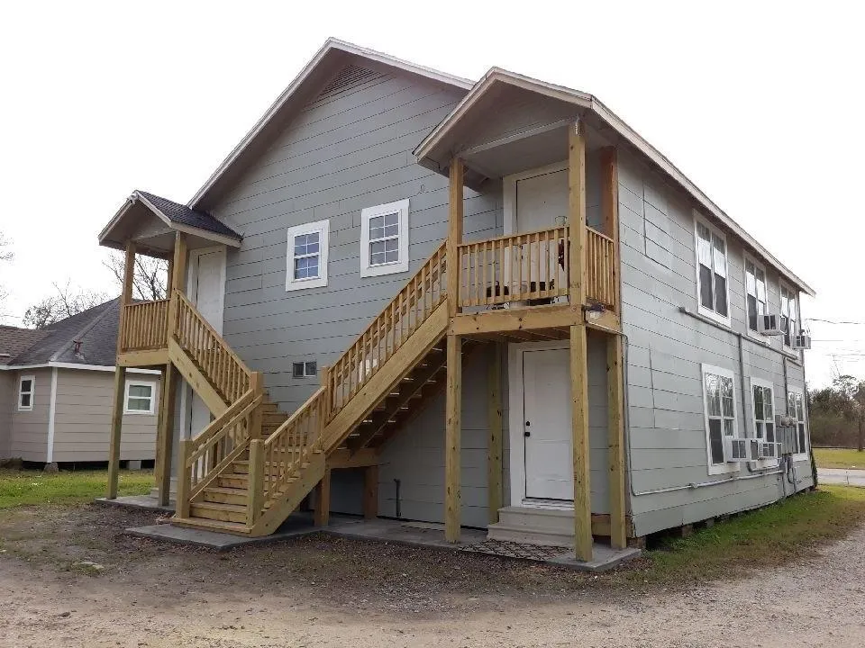 216 W Republic Street #4 Baytown, TX 77520