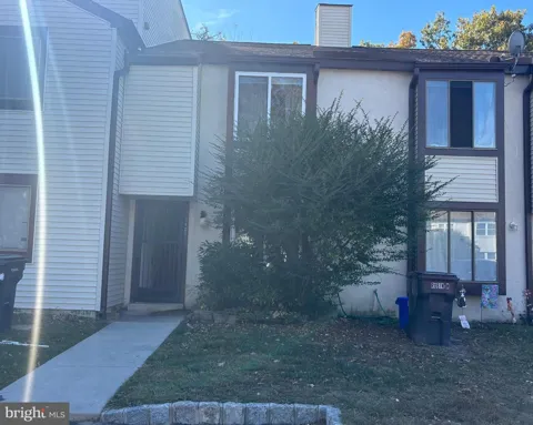 2404 BAYBERRY COURT