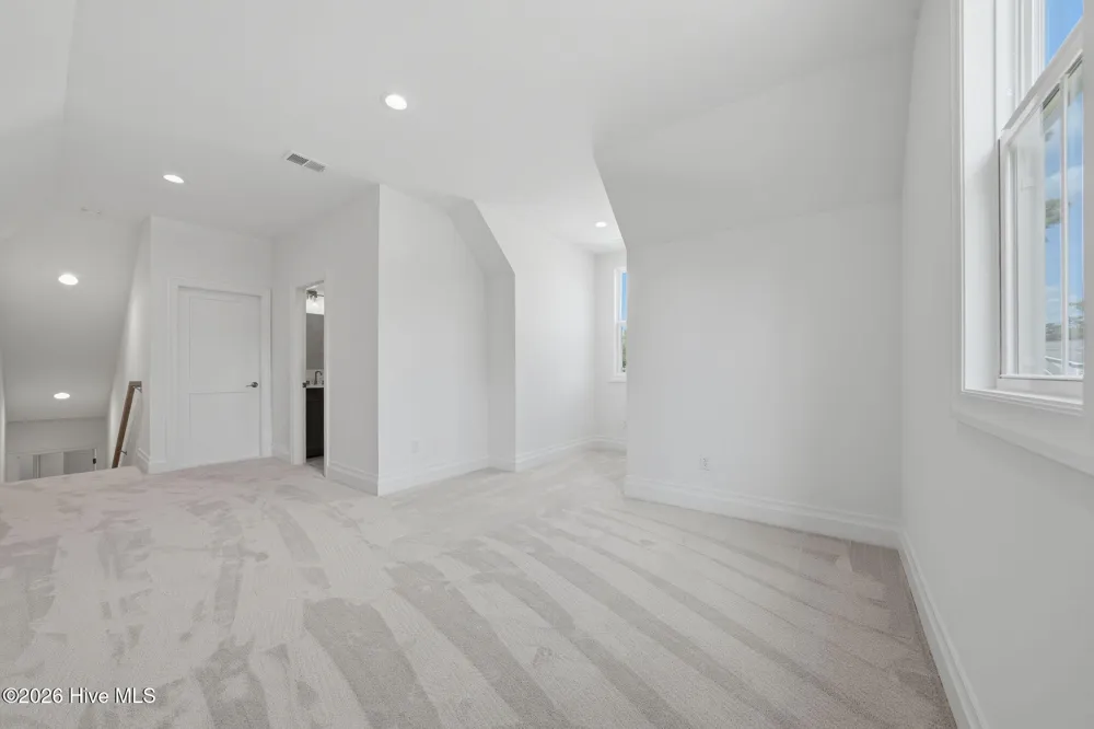 208 E Winding Way Wallace, NC 28466