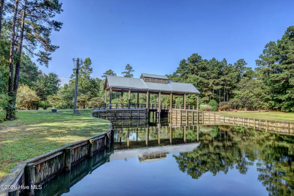 208 E Winding Way Wallace, NC 28466