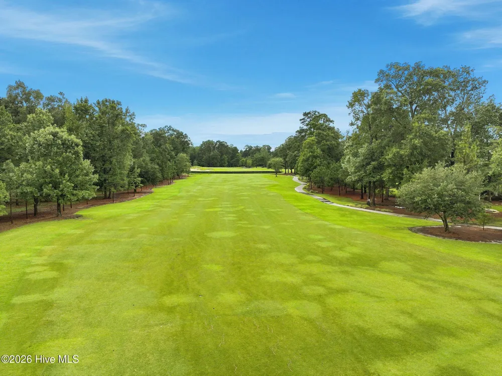 208 E Winding Way Wallace, NC 28466