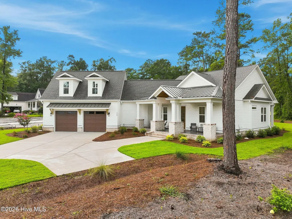 208 E Winding Way Wallace, NC 28466
