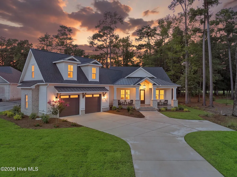 208 E Winding Way Wallace, NC 28466