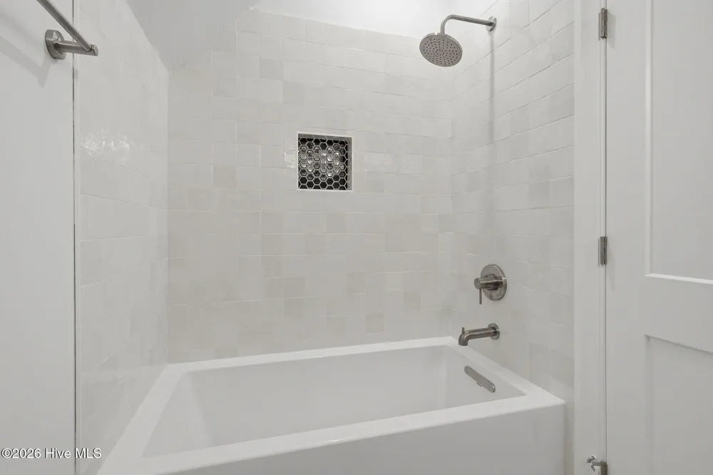 208 E Winding Way Wallace, NC 28466