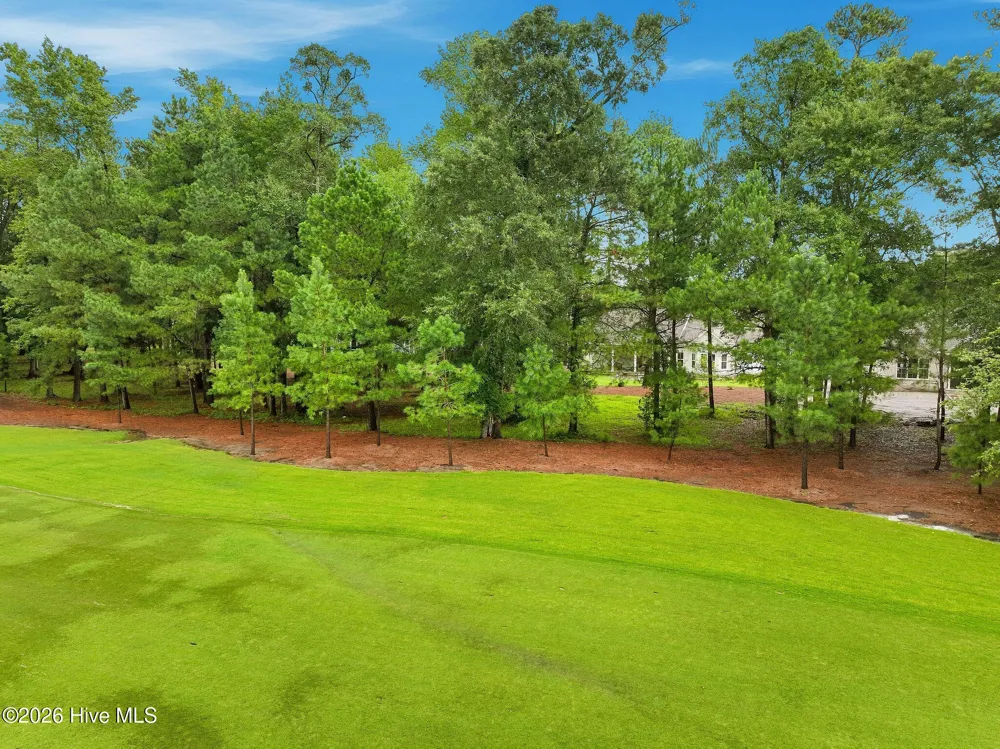 208 E Winding Way Wallace, NC 28466