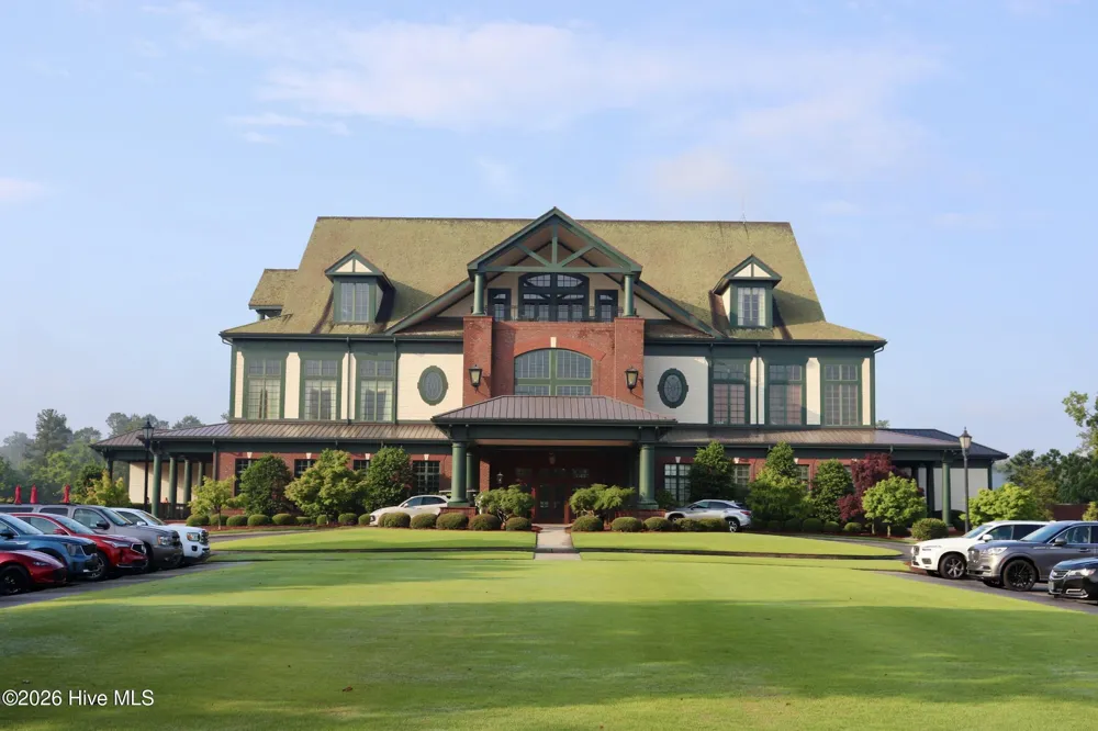 208 E Winding Way Wallace, NC 28466