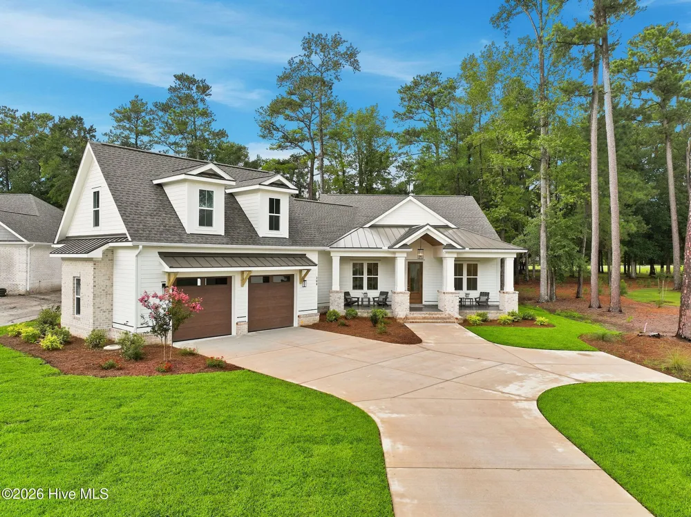 208 E Winding Way Wallace, NC 28466