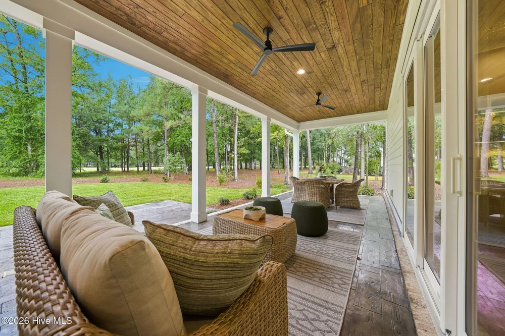 208 E Winding Way Wallace, NC 28466