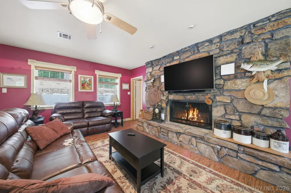 4248 W Pilot Drive Hulbert, OK 74441