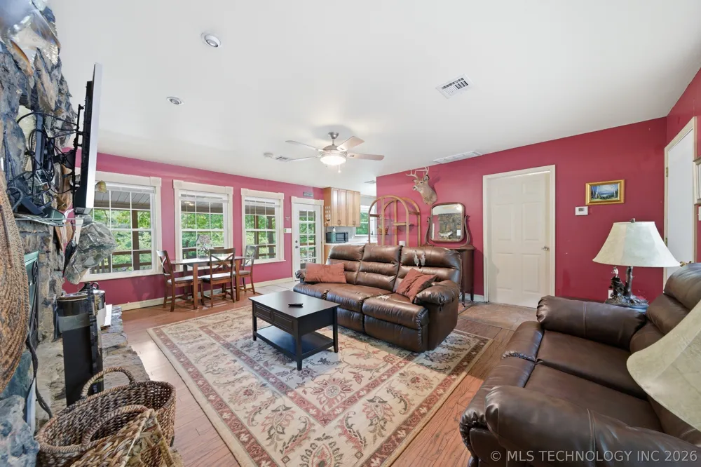 4248 W Pilot Drive Hulbert, OK 74441
