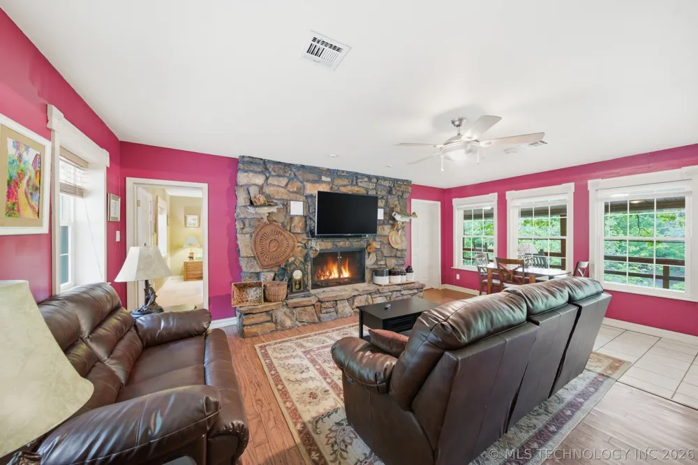 4248 W Pilot Drive Hulbert, OK 74441