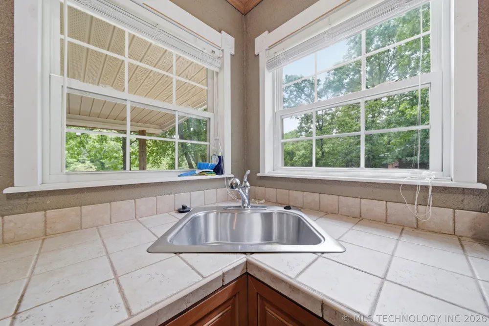 4248 W Pilot Drive Hulbert, OK 74441