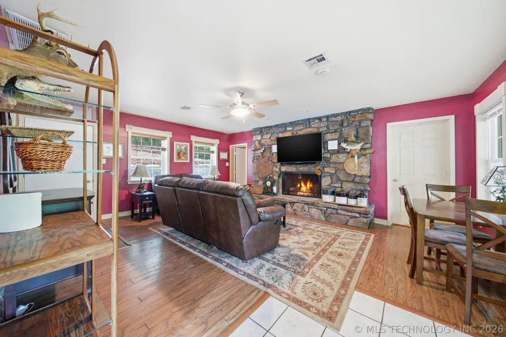 4248 W Pilot Drive Hulbert, OK 74441