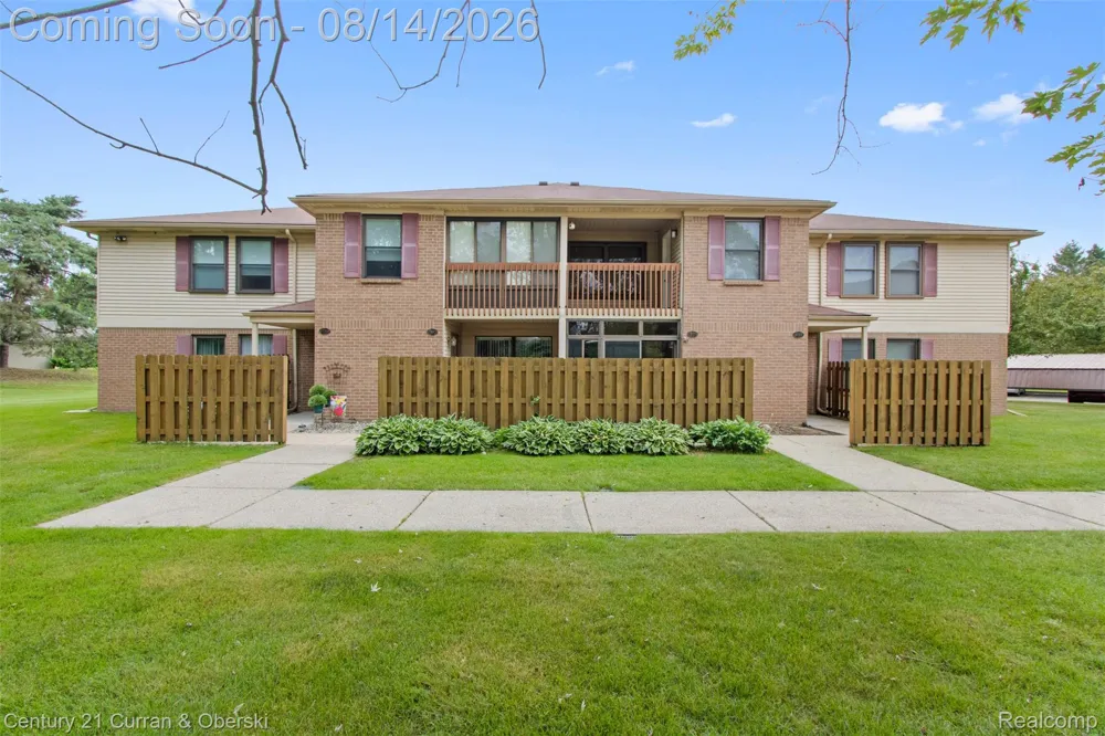 19313 Surrey Ln Northville Township, MI 48167
