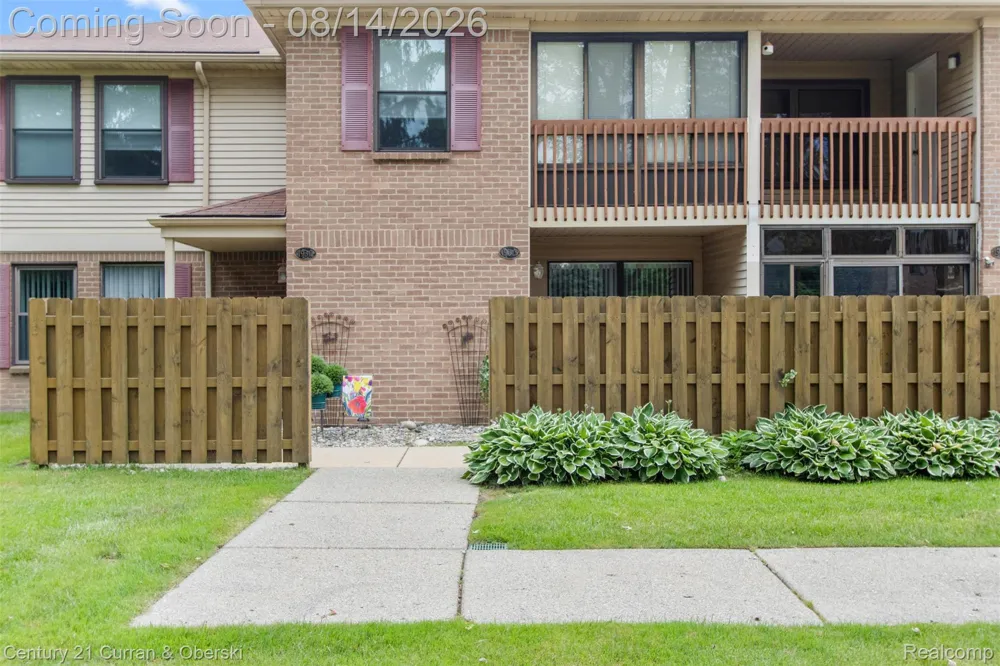 19313 Surrey Ln Northville Township, MI 48167