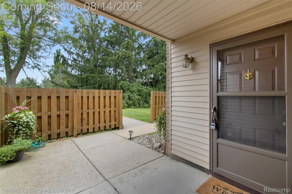 19313 Surrey Ln Northville Township, MI 48167