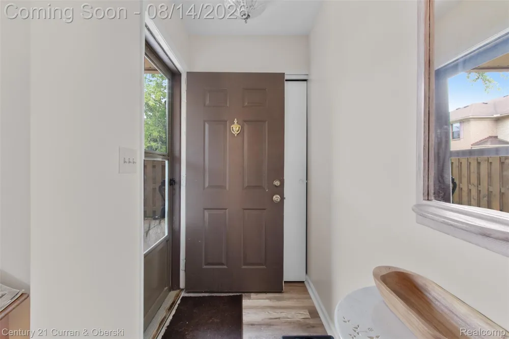19313 Surrey Ln Northville Township, MI 48167