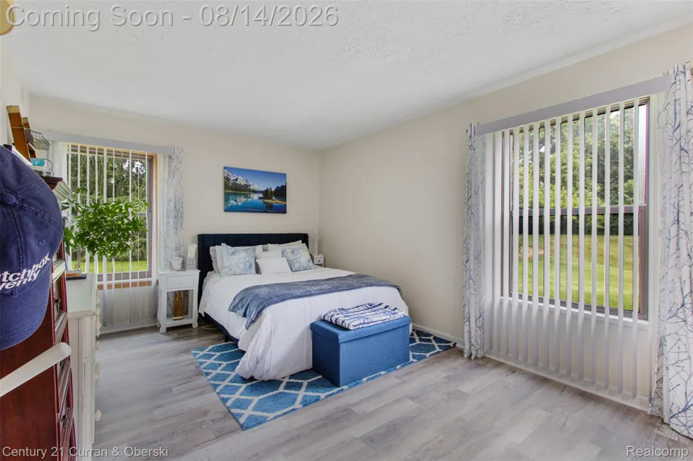 19313 Surrey Ln Northville Township, MI 48167