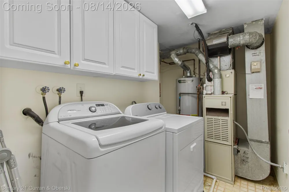 19313 Surrey Ln Northville Township, MI 48167