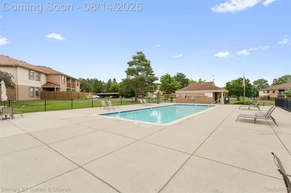 19313 Surrey Ln Northville Township, MI 48167