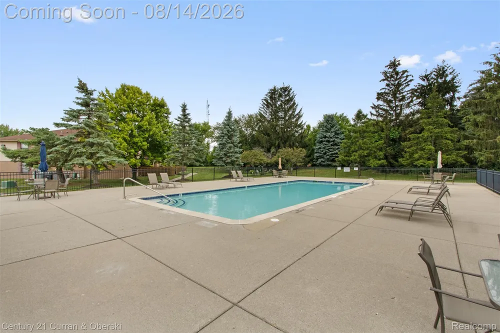 19313 Surrey Ln Northville Township, MI 48167
