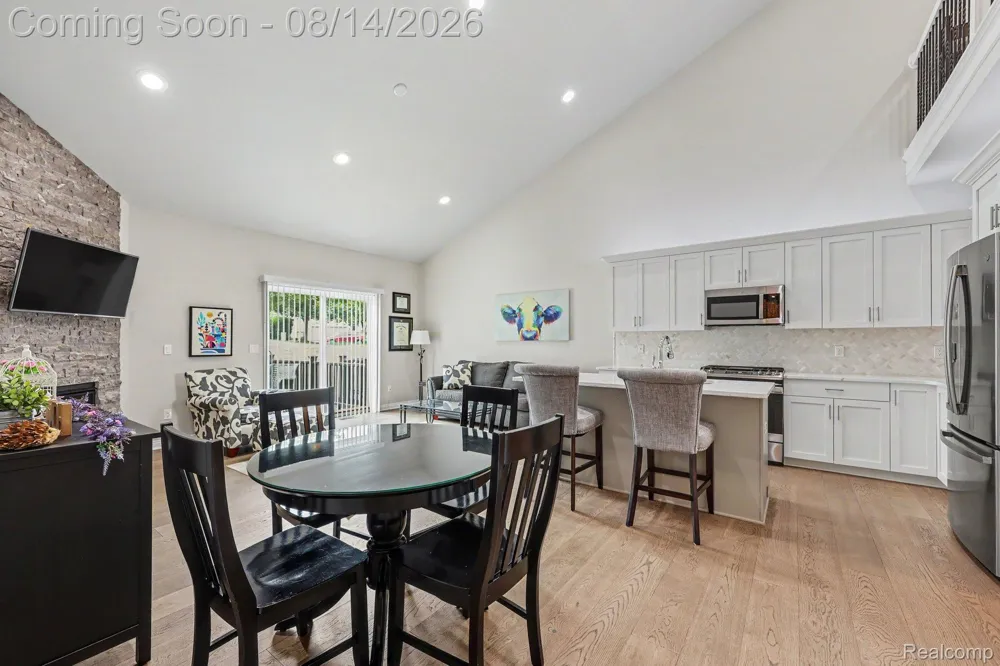 950 Sloane Court White Lake Charter Township, MI 48386